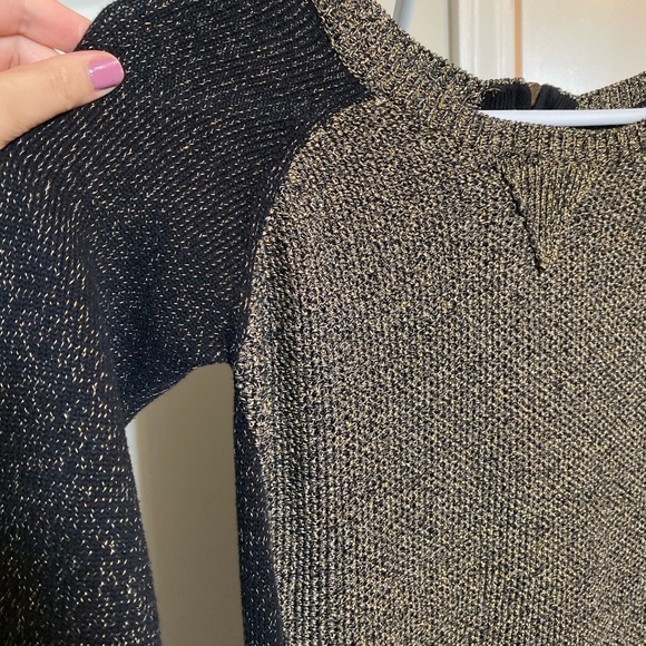 Sweater - Picture 2 of 4